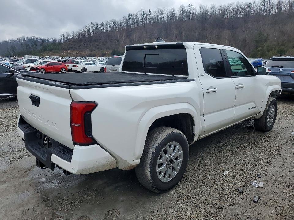 Photo 3 from auction – 2024 TOYOTA TACOMA with VIN 3TMLB5JN7RM003213