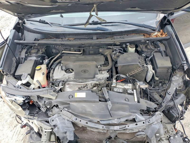 Photo 12 from auction – 2018 TOYOTA RAV4 with VIN 2T3WFREV5JW451567