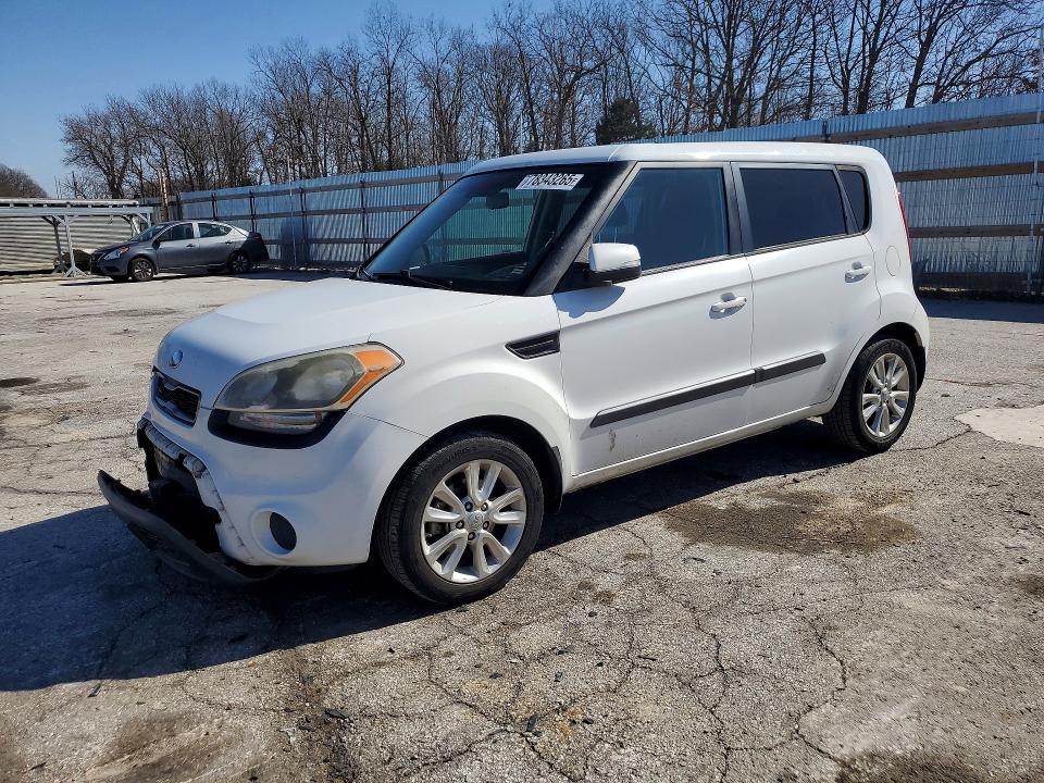 KIA SOUL 2013 with VIN KNDJT2A61D7761370 - Photo from auction