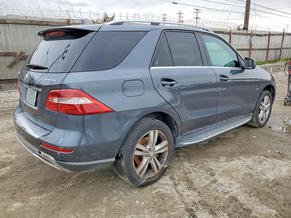 Фото 3 с аукциона – 2012 MERCEDES-BENZ ML 350 BLU с VIN 4JGDA2EB9CA026448