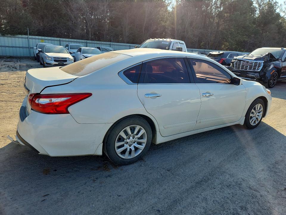 Photo 3 from auction – 2017 NISSAN ALTIMA 2.5 with VIN 1N4AL3AP9HC132666