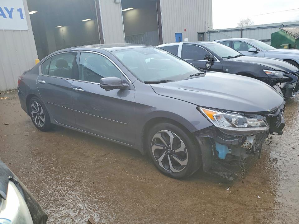 Photo 4 from auction – 2016 HONDA ACCORD with VIN 1HGCR3F07GA018254