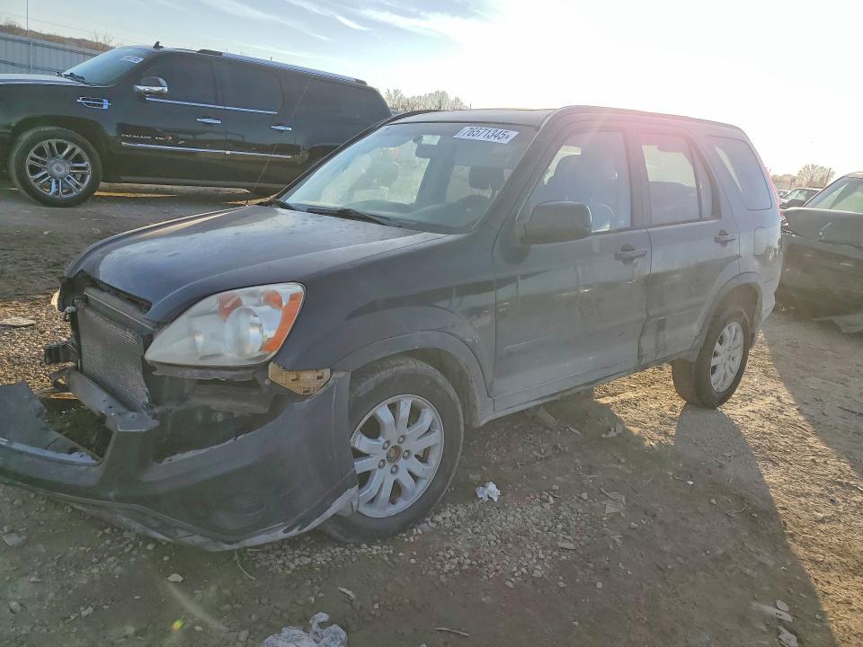 HONDA CR-V EX 2005 with VIN JHLRD78805C056639 - Photo from auction