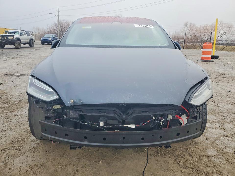 Photo 5 from auction – 2017 TESLA MODEL X with VIN 5YJXCAE21HF058220