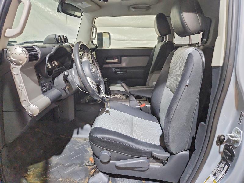 Photo 7 from auction – 2013 TOYOTA FJ CRUISER with VIN JTEBU4BF2DK155676