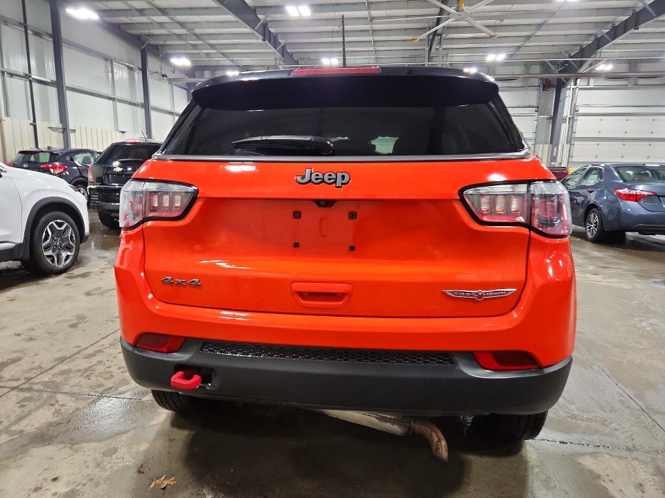 Photo 6 from auction – 2017 JEEP COMPASS with VIN 3C4NJDDB1HT647043