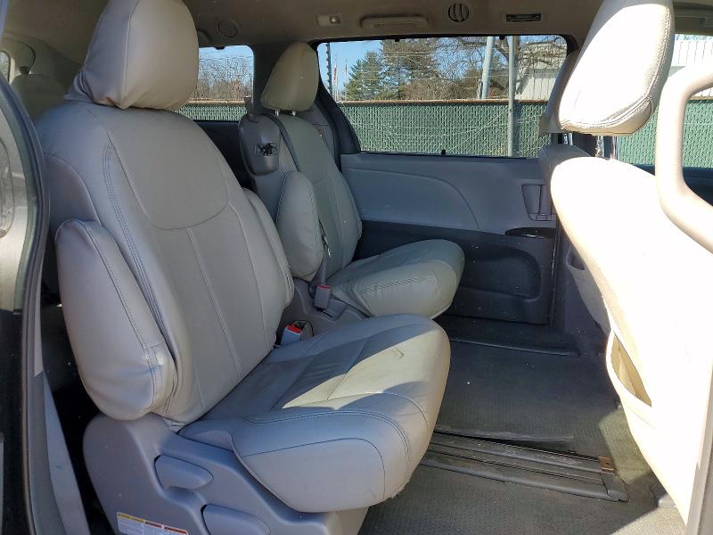Photo 11 from auction – 2015 TOYOTA SIENNA with VIN 5TDYK3DC7FS639582