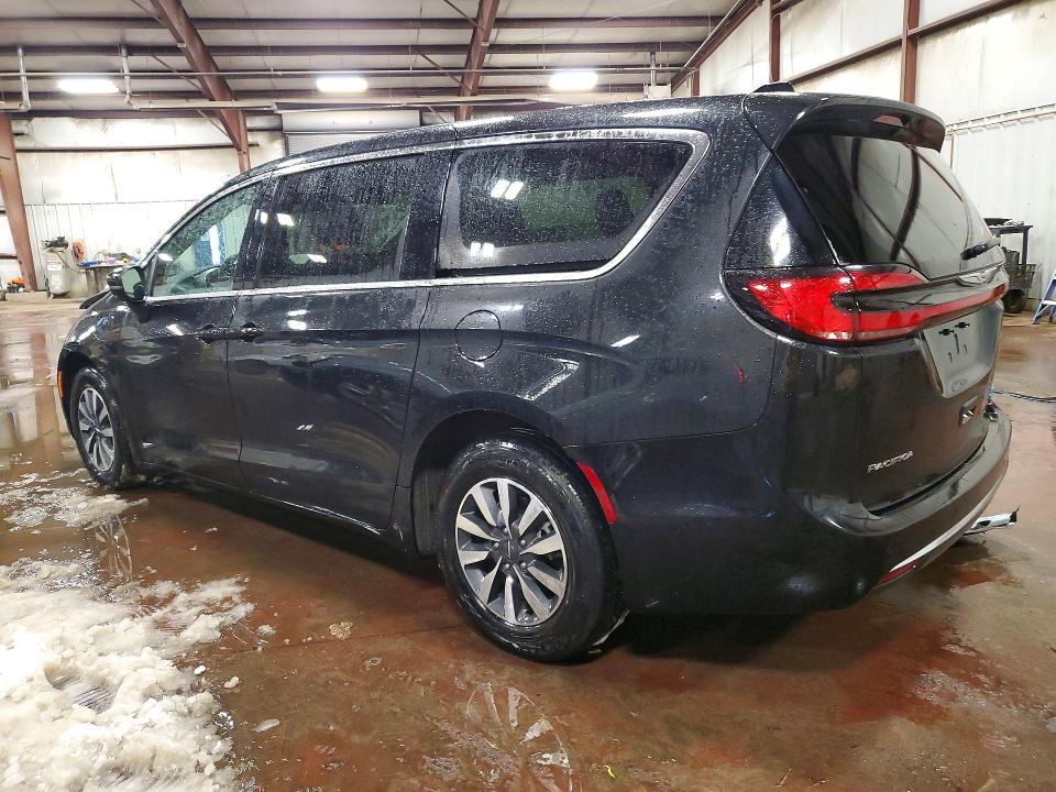 Photo 2 from auction – 2023 CHRYSLER PACIFICA H with VIN 2C4RC1L71PR554385