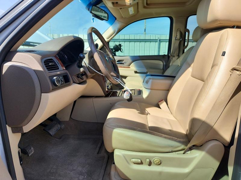 Photo 7 from auction – 2011 CHEVROLET TAHOE with VIN 1GNSCCE01BR352410