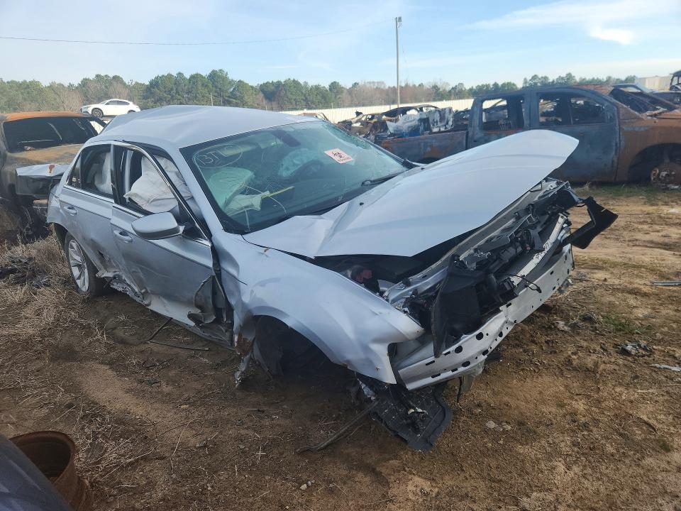 Photo 4 from auction – 2020 CHRYSLER 300 with VIN 2C3CCAAG5LH250098
