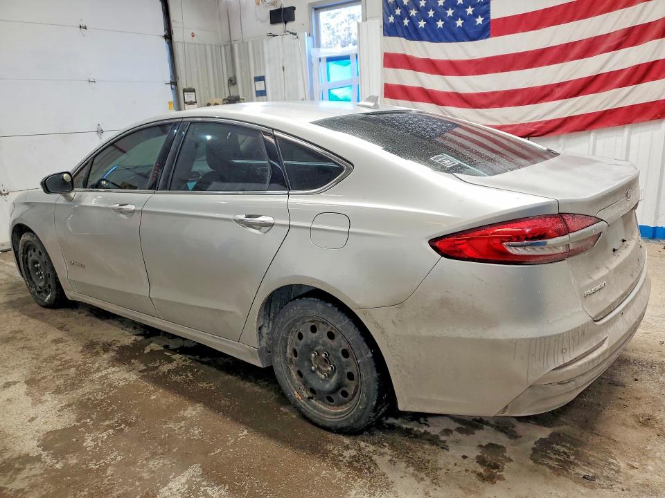 Photo 2 from auction – 2019 FORD FUSION with VIN 3FA6P0MU5KR119710