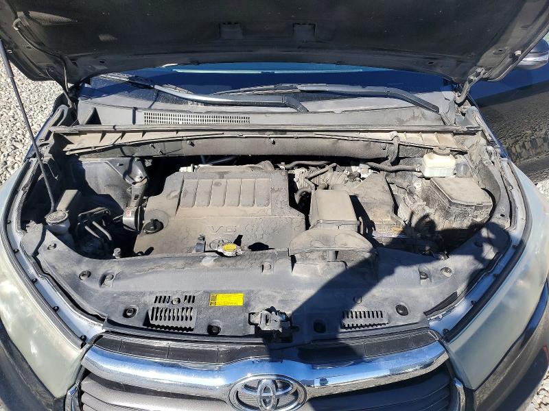 Photo 12 from auction – 2015 TOYOTA HIGHLANDER with VIN 5TDBKRFH9FS179102