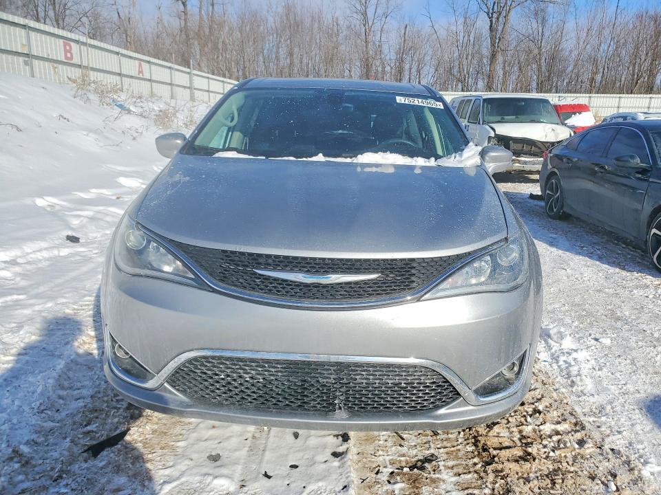 Photo 5 from auction – 2018 CHRYSLER PACIFICA with VIN 2C4RC1FG9JR117558