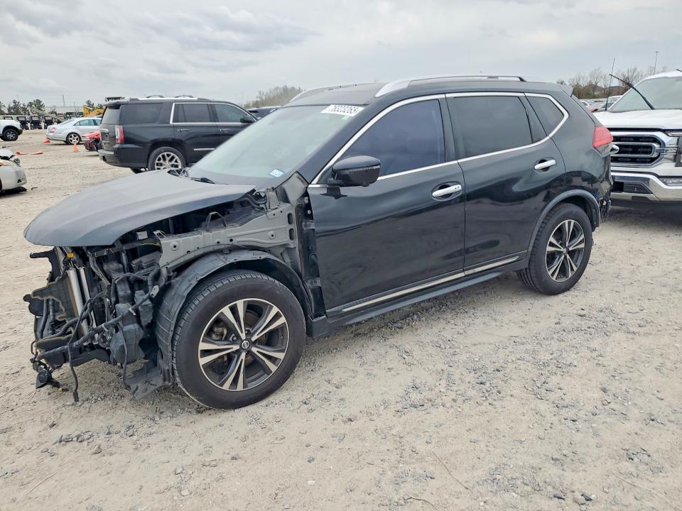 NISSAN ROGUE 2017 with VIN JN8AT2MT5HW408714 - Photo from auction