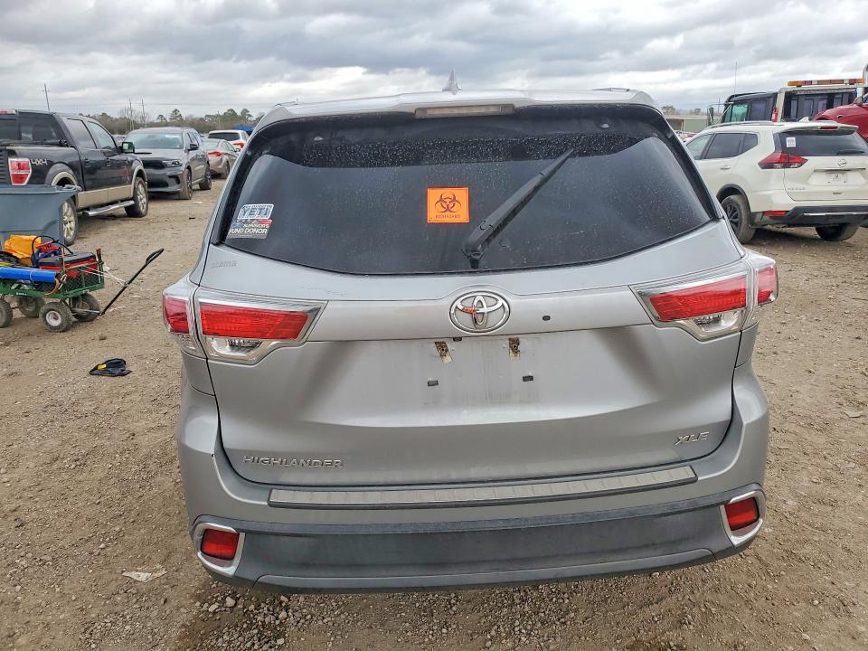 Photo 6 from auction – 2016 TOYOTA HIGHLANDER with VIN 5TDKKRFH1GS143728