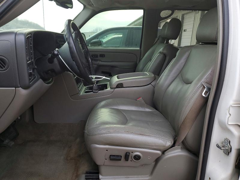 Photo 7 from auction – 2004 CHEVROLET SUBURBAN with VIN 3GNFK16Z74G268522