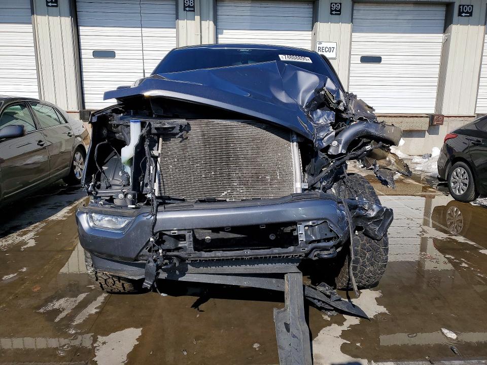 Photo 5 from auction – 2022 FORD F150 with VIN 1FTFW1E57NFB06095