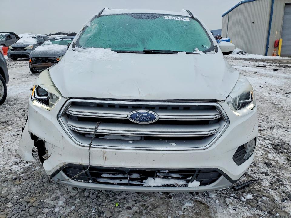 Photo 5 from auction – 2017 FORD ESCAPE SE with VIN 1FMCU9G96HUB94804