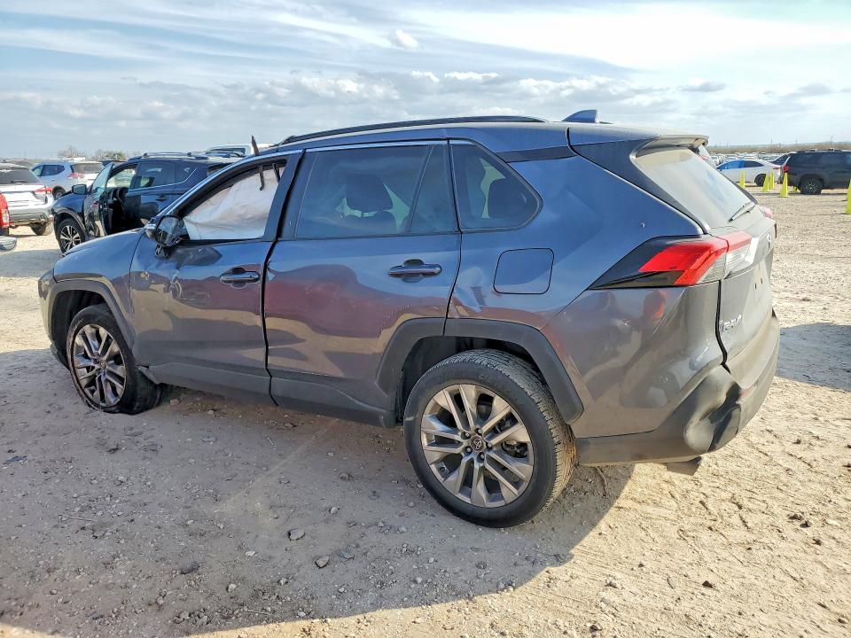 Photo 2 from auction – 2021 TOYOTA RAV4 with VIN 2T3C1RFV6MW152707