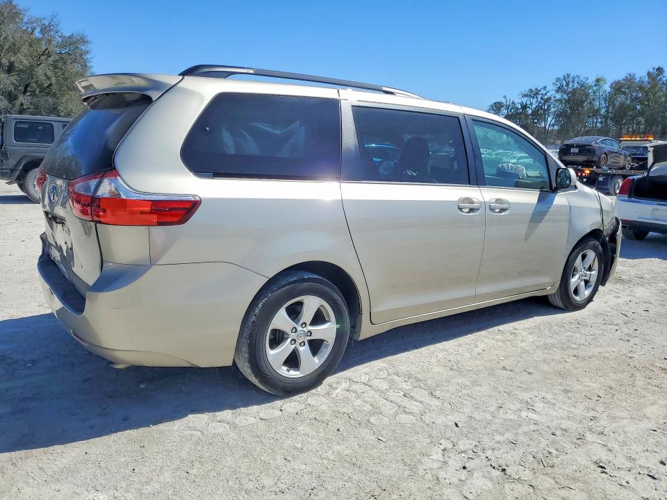 Photo 3 from auction – 2017 TOYOTA SIENNA with VIN 5TDKZ3DC0HS885152