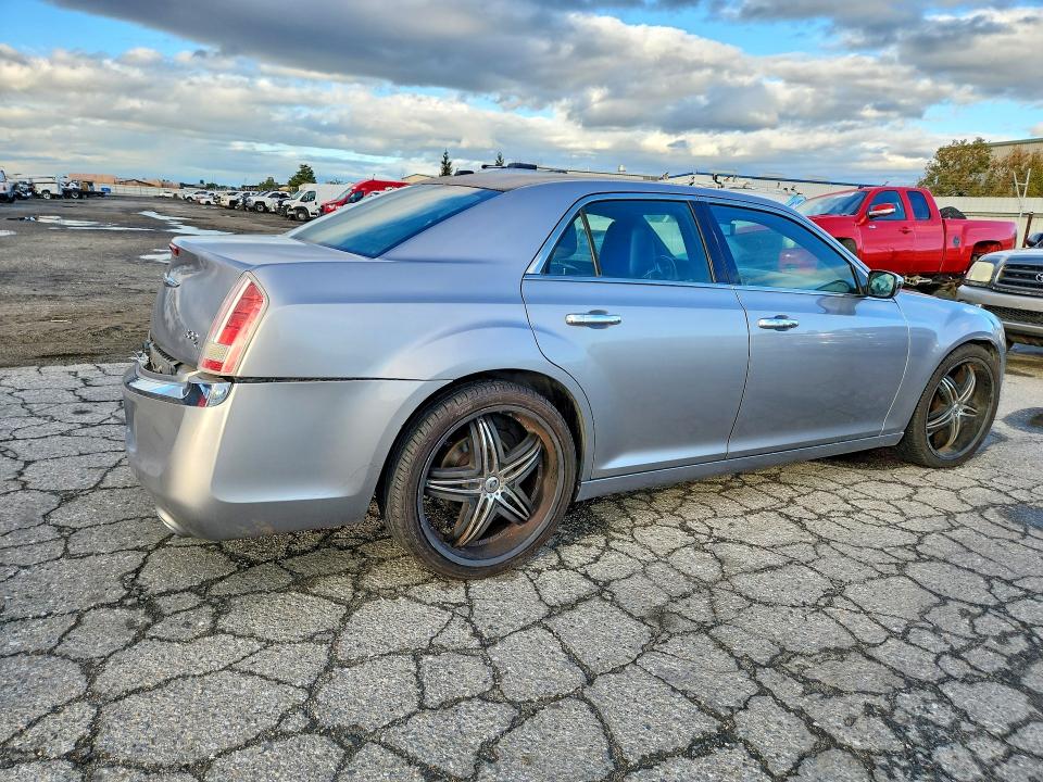 Photo 3 from auction – 2013 CHRYSLER 300C with VIN 2C3CCAETXDH650439