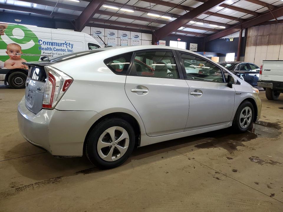 Photo 3 from auction – 2013 TOYOTA PRIUS with VIN JTDKN3DU9D1715044