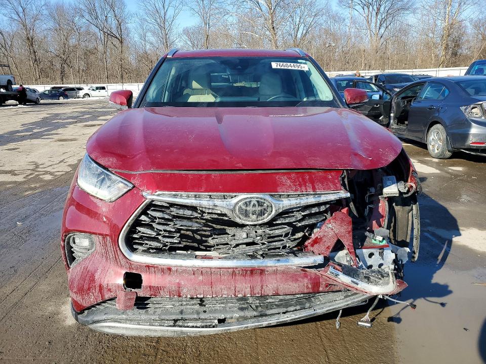 Photo 5 from auction – 2021 TOYOTA HIGHLANDER with VIN 5TDFZRBH8MS111180