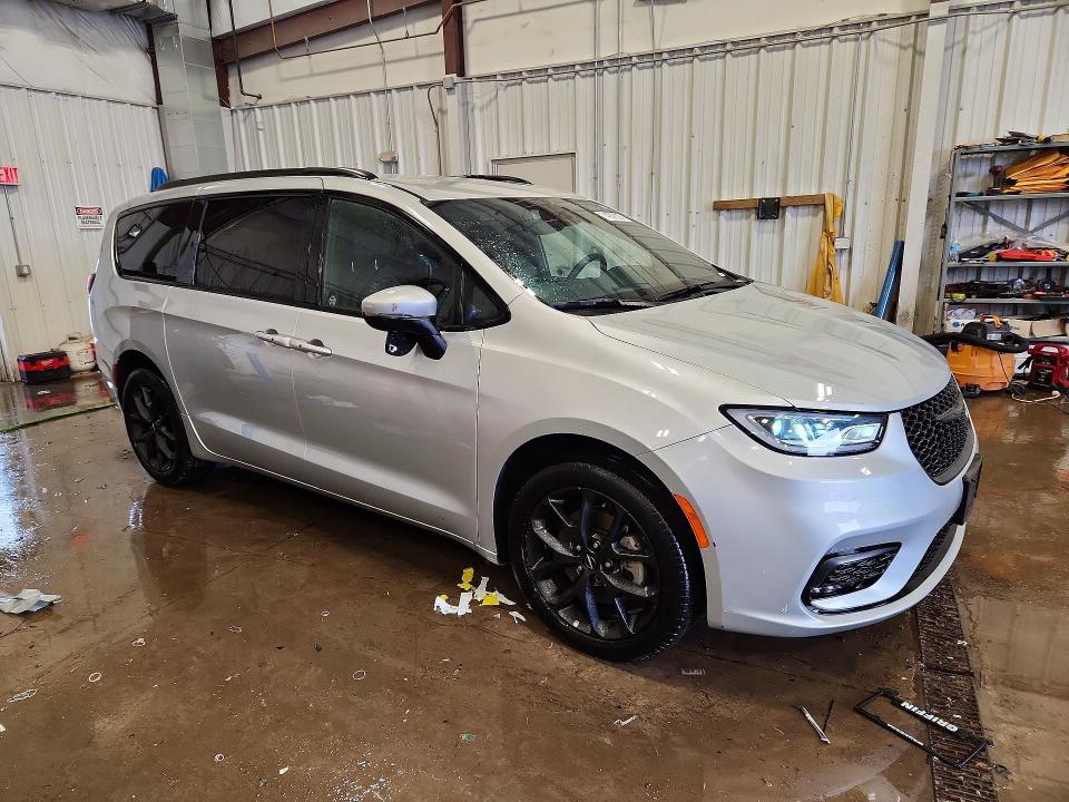Photo 4 from auction – 2023 CHRYSLER PACIFICA T with VIN 2C4RC3BG7PR528130