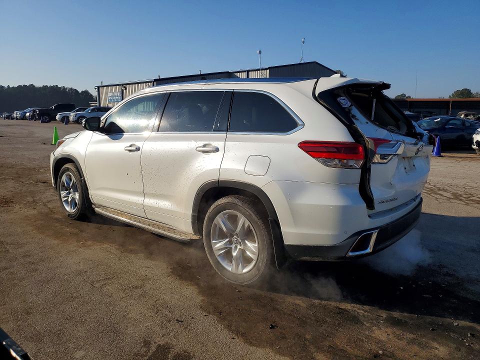 Photo 2 from auction – 2018 TOYOTA HIGHLANDER with VIN 5TDYZRFH6JS269998