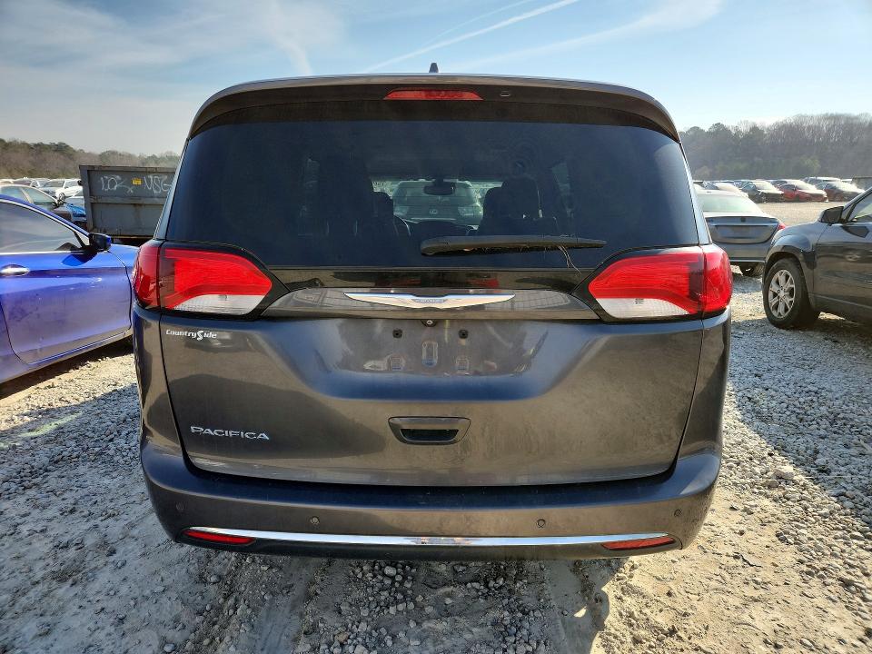 Photo 6 from auction – 2017 CHRYSLER PACIFICA T with VIN 2C4RC1EG8HR622700