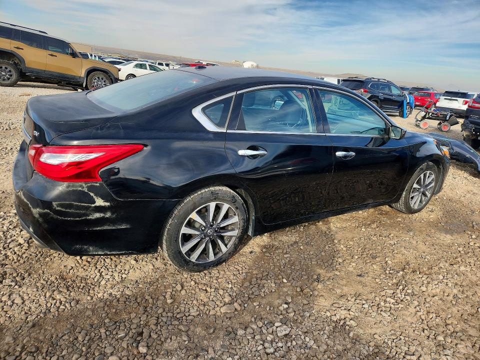 Photo 3 from auction – 2017 NISSAN ALTIMA with VIN 1N4AL3AP3HC188604