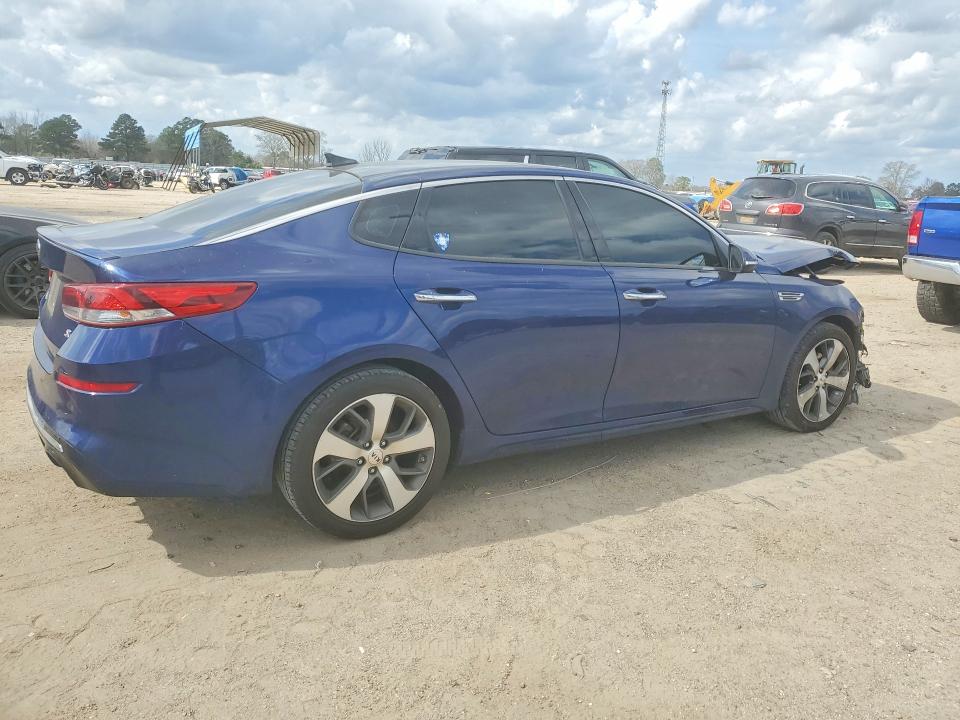 Photo 3 from auction – 2020 KIA OPTIMA with VIN 5XXGT4L32LG401359