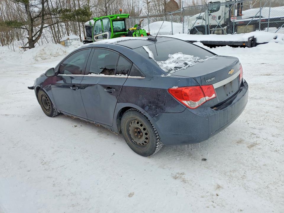 Photo 2 from auction – 2015 CHEVROLET CRUZE with VIN 1G1PC5SB0F7258285