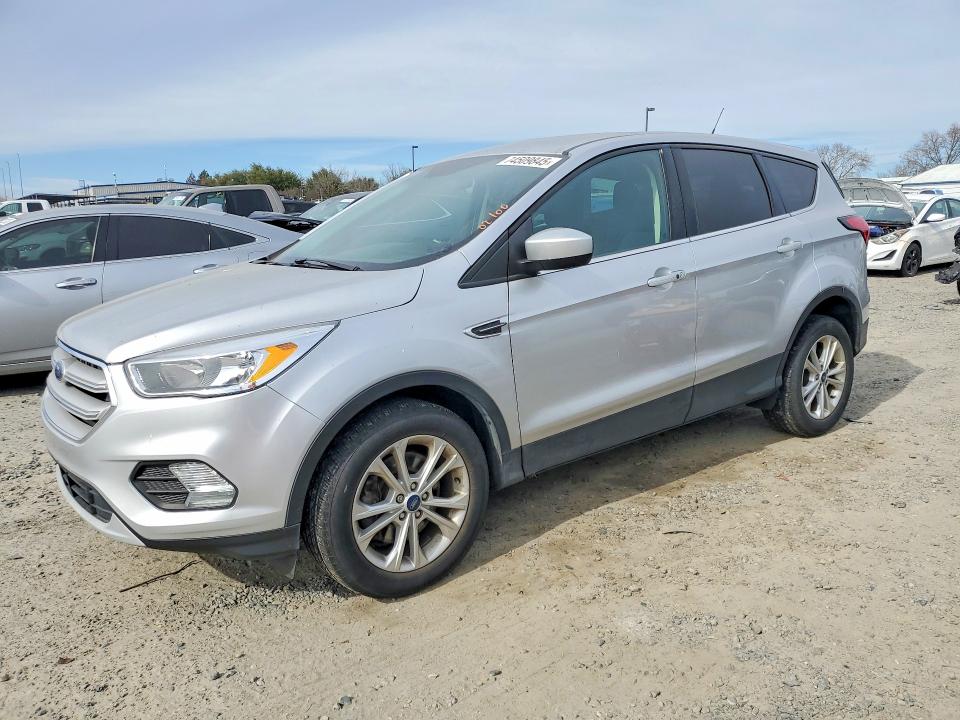 FORD ESCAPE SE 2019 with VIN 1FMCU9GD4KUB85479 - Photo from auction