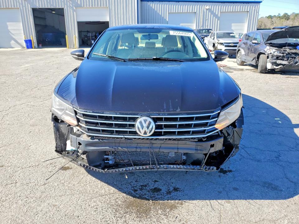 Photo 5 from auction – 2017 VOLKSWAGEN PASSAT SE with VIN 1VWBT7A39HC079581