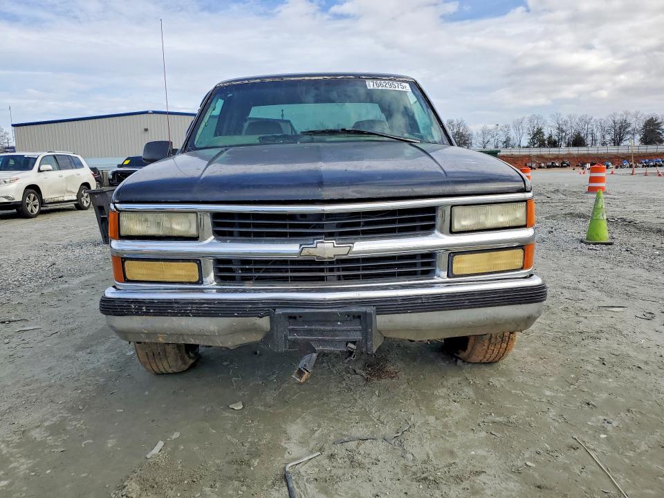 Photo 5 from auction – 2000 CHEVROLET SILVERADO with VIN 1GCEC19T8YZ183364