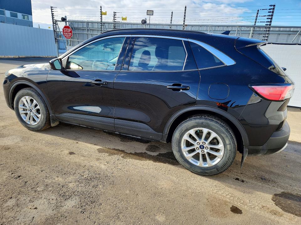 Photo 2 from auction – 2020 FORD ESCAPE with VIN 1FMCU9G64LUA17621