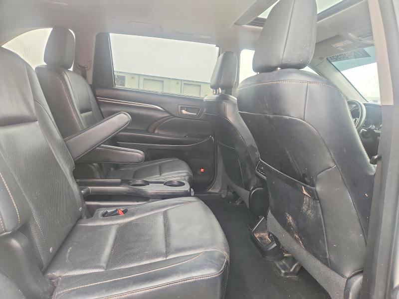 Photo 11 from auction – 2015 TOYOTA HIGHLANDER with VIN 5TDYKRFHXFS059335