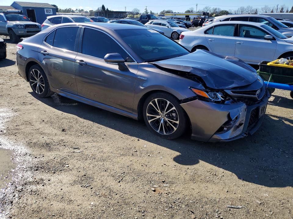 Photo 4 from auction – 2020 TOYOTA CAMRY with VIN 4T1J31AK5LU531902