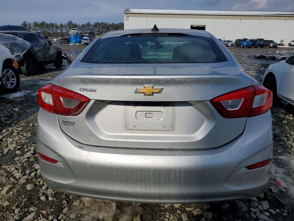 Photo 6 from auction – 2017 CHEVROLET CRUZE with VIN 1G1BC5SM5H7246535