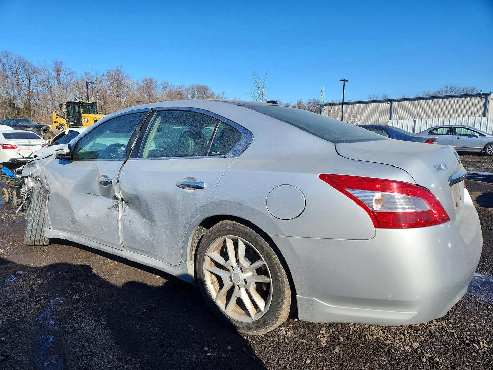 Photo 2 from auction – 2011 NISSAN MAXIMA with VIN 1N4AA5AP5BC831706