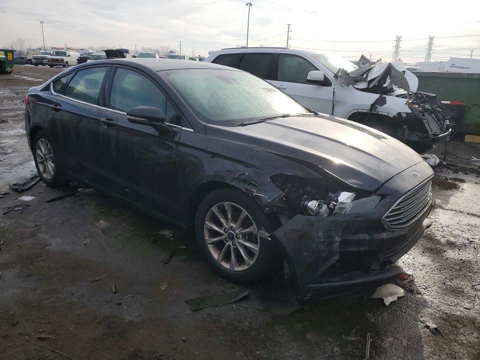Photo 4 from auction – 2017 FORD FUSION with VIN 3FA6P0H72HR375218