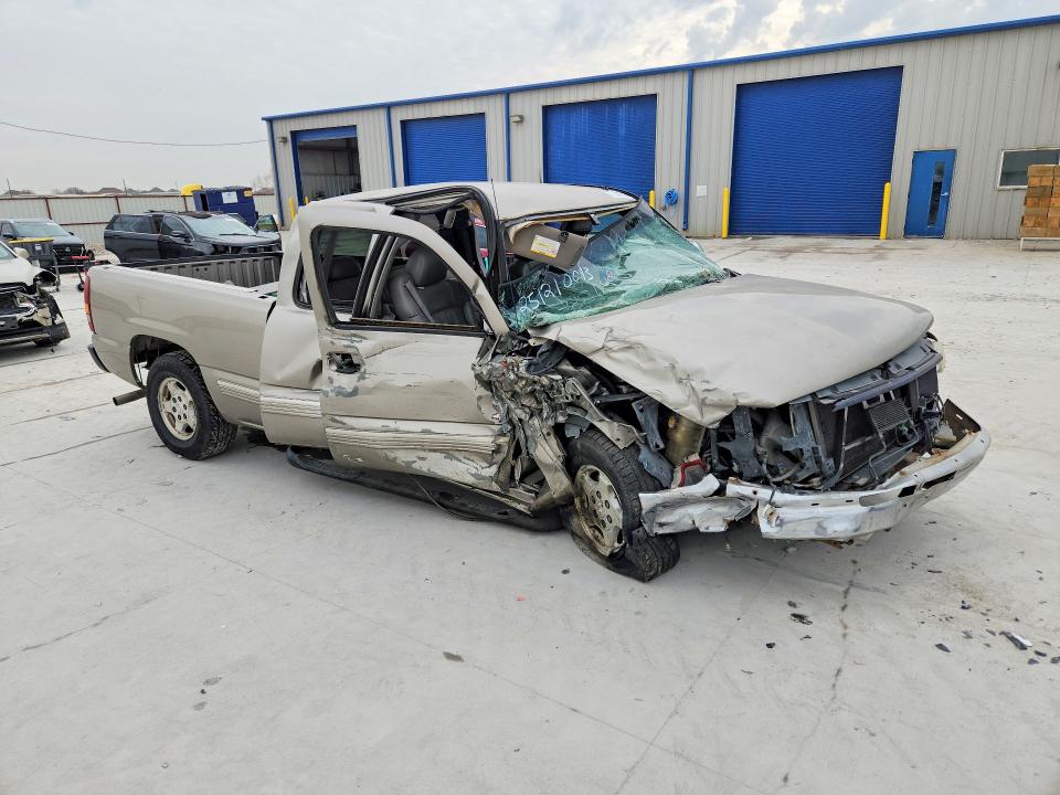 Photo 4 from auction – 2002 CHEVROLET SILVERADO with VIN 2GCEC19T721133863