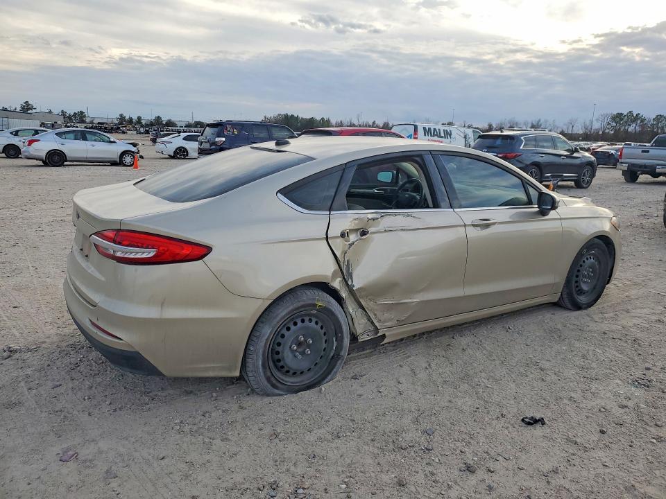 Photo 3 from auction – 2019 FORD FUSION with VIN 3FA6P0G70KR193865