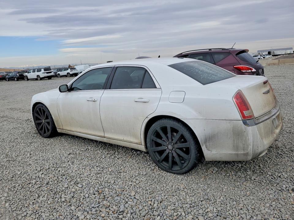 Photo 2 from auction – 2013 CHRYSLER 300 with VIN 2C3CCAAG4DH630759