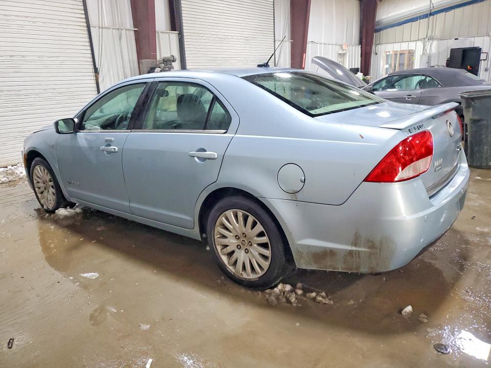 Photo 2 from auction – 2010 MERCURY MILAN HYBR with VIN 3MEDM0L30AR613666