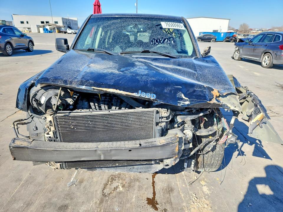 Photo 5 from auction – 2017 JEEP PATRIOT with VIN 1C4NJRBB5HD142306