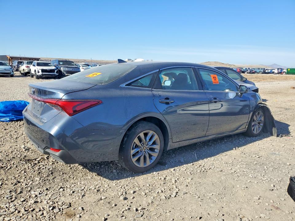 Photo 3 from auction – 2022 TOYOTA AVALON with VIN 4T1JA1AB5NU014110