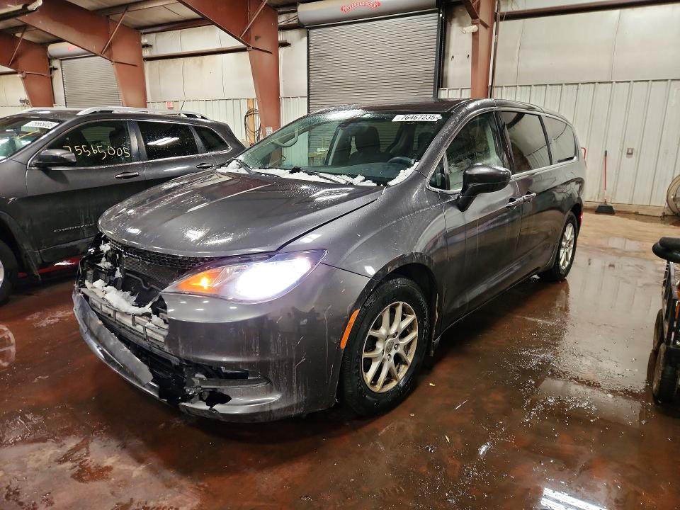 CHRYSLER PACIFICA 2017 with VIN 2C4RC1DG3HR759142 - Photo from auction