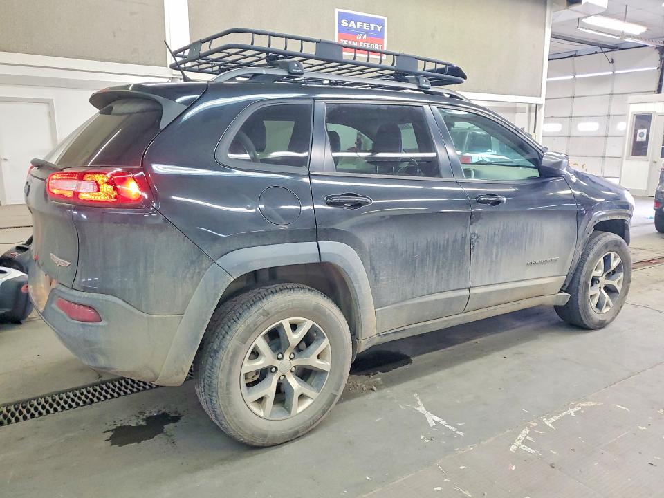 Photo 3 from auction – 2015 JEEP CHEROKEE T with VIN 1C4PJMBS7FW739809